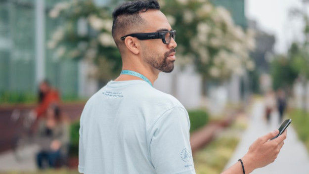Facebook joins the AR race, with smart Ray Ban specs due in 2021