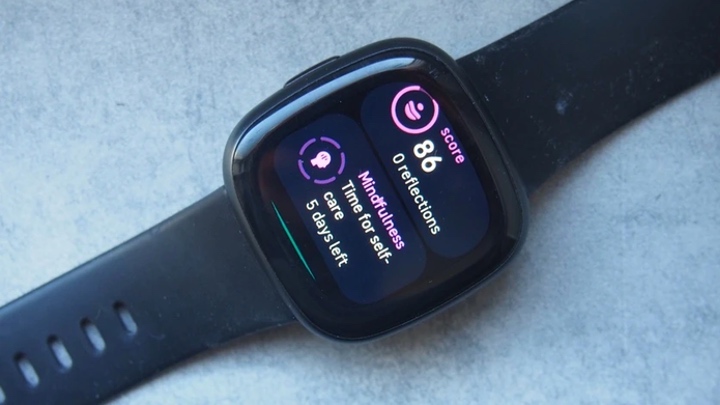 7281 wearable tech news fitbit sense 2 vs fitbit versa 4 which new smartwatch is best for you image3 tuwe0jm3ml.jpg