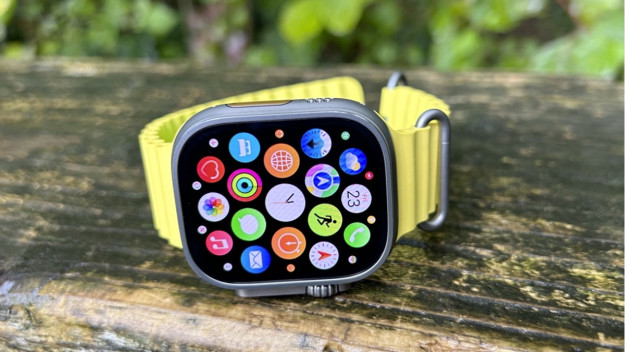 You can now delete these native Apple Watch apps without it affecting the iPhone version