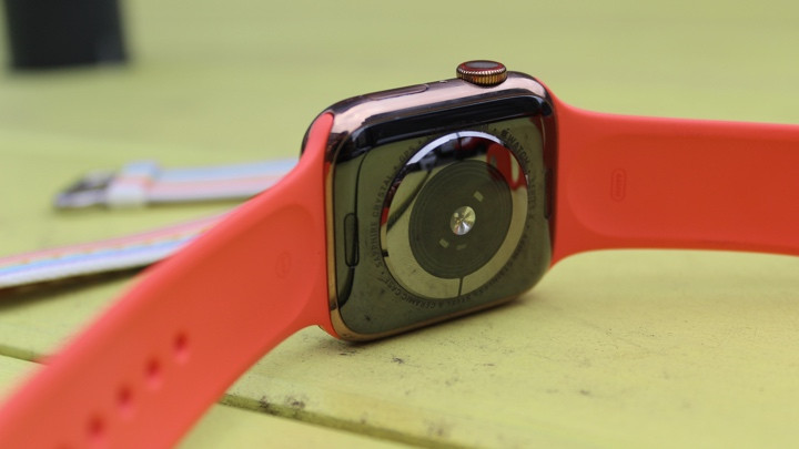 ​How to change an Apple Watch band